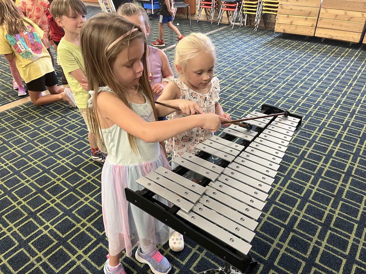 Children learning at White Oak